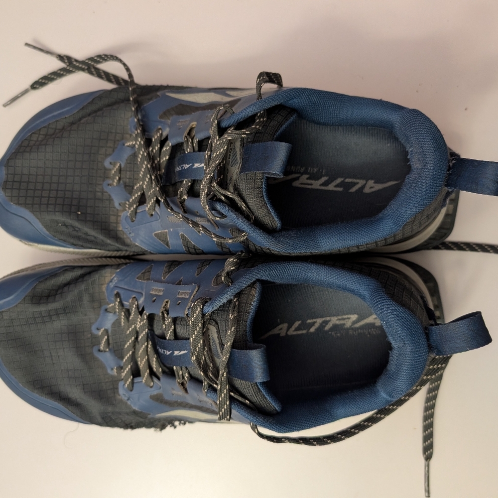 Altra Lone peak 8 Men's Athletic Shoes in Navy 10.5